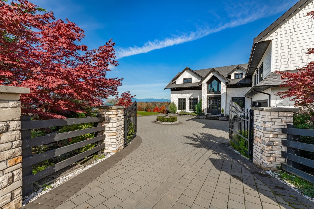 Beautiful clean driveway after restoration